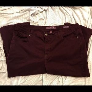 Gloria Vanderbilt Maroon Pants